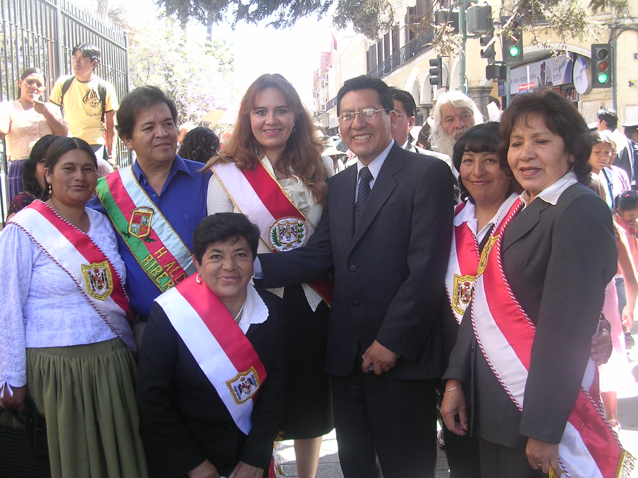 Freddy Mejía, junto al alcalde de Potosí René Joaquino y concejales de la Villa Imperial